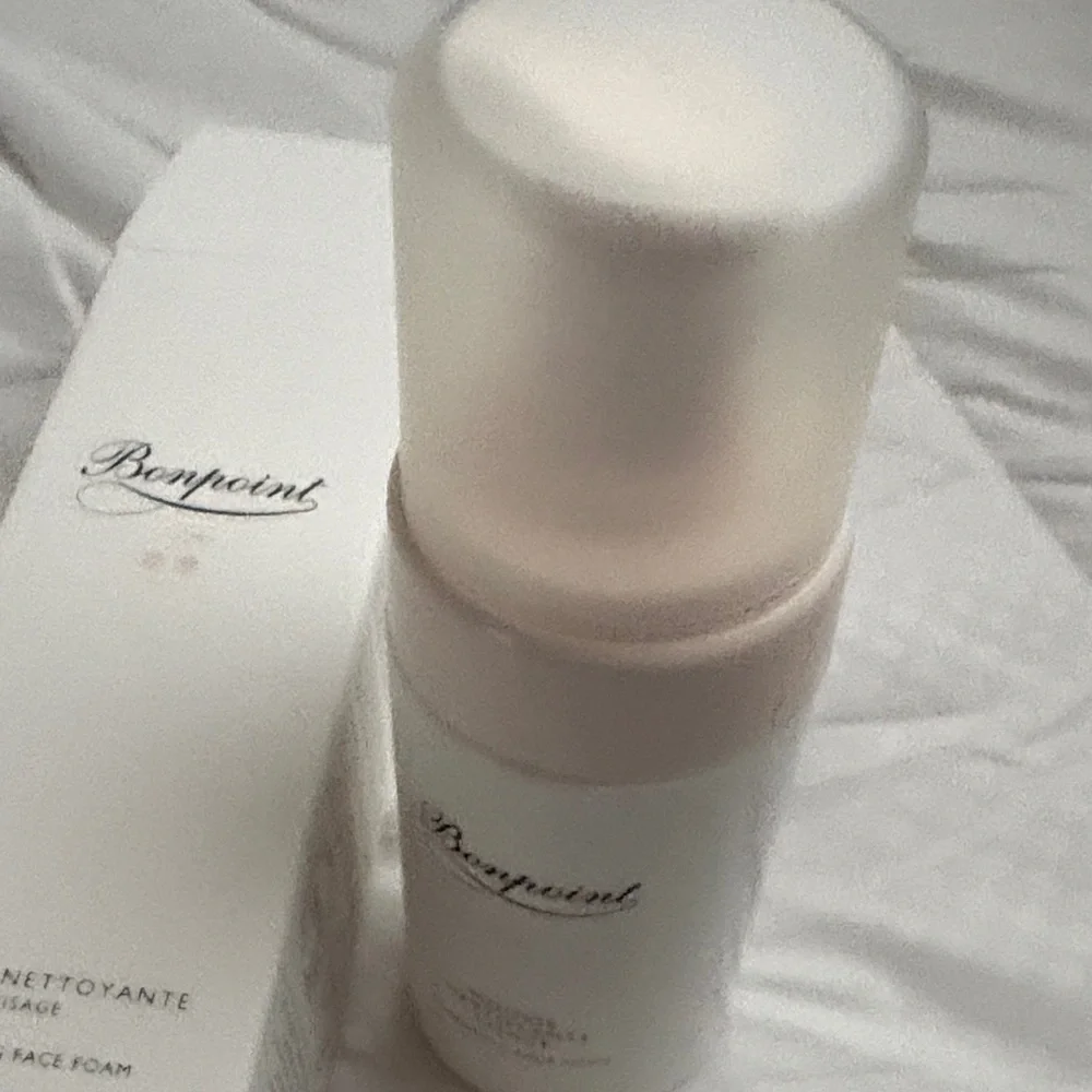 Bonpoint White Cleansing Foam with Light Pink Logo